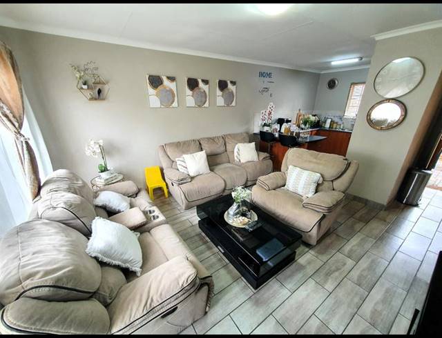 2 BEDROOM TOWNHOUSE FOR SALE IN AMANDASIG